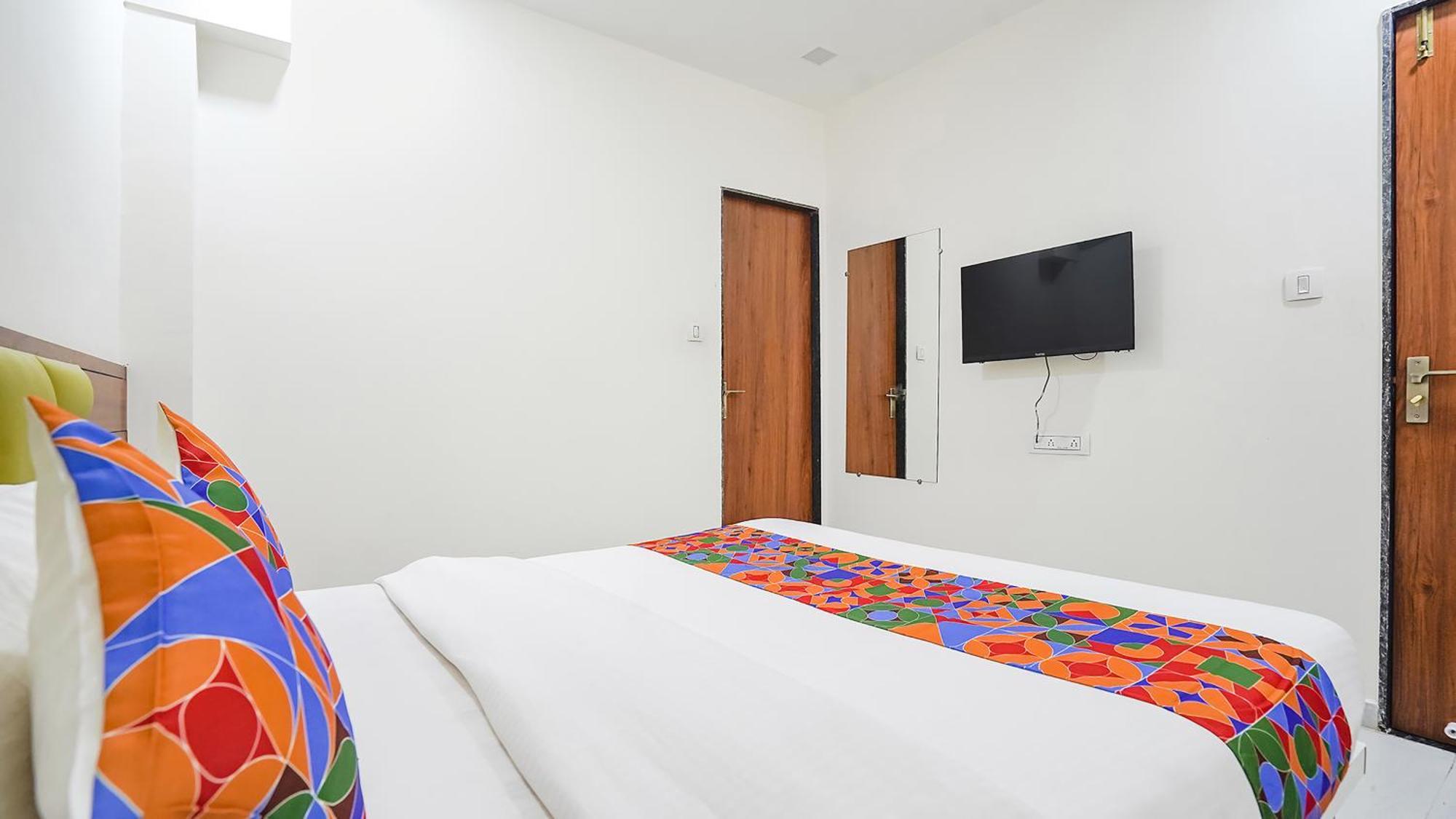 Fabhotel Vishala In Αχμπανταμπάντ Εξωτερικό φωτογραφία