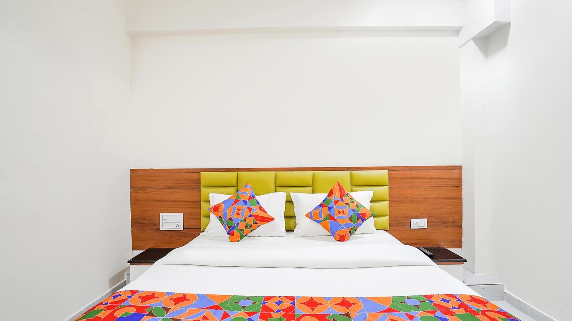 Fabhotel Vishala In Αχμπανταμπάντ Εξωτερικό φωτογραφία
