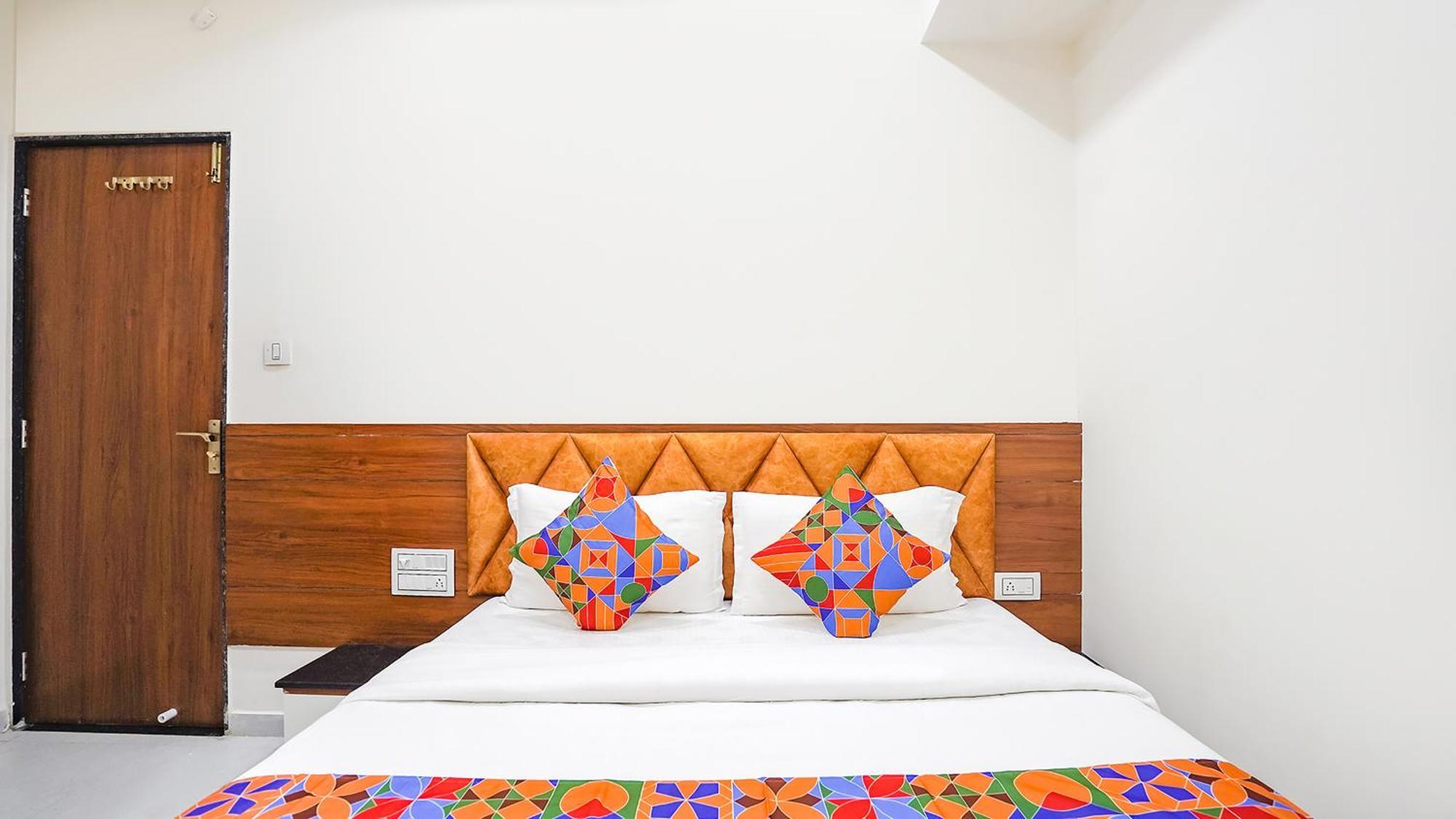 Fabhotel Vishala In Αχμπανταμπάντ Εξωτερικό φωτογραφία